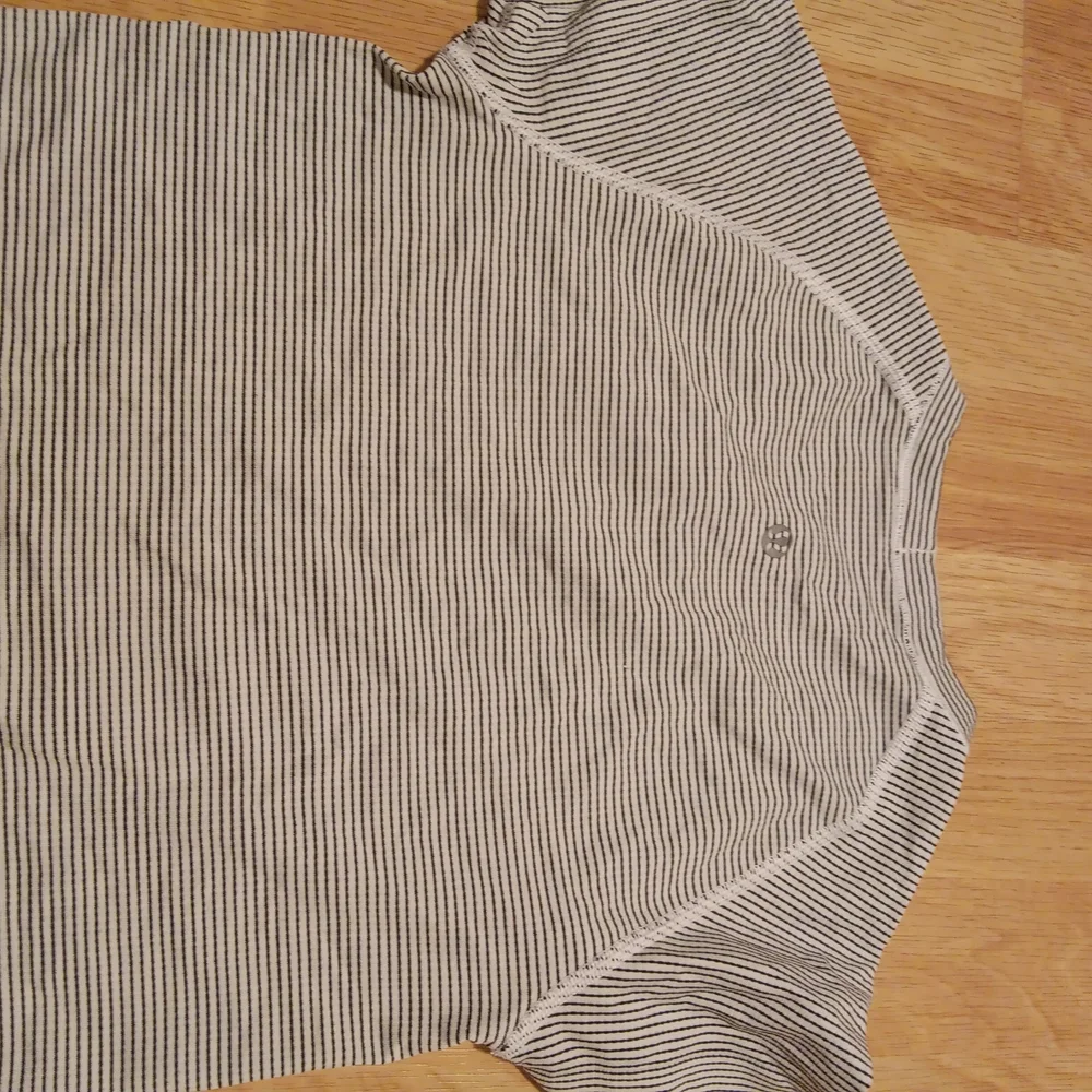 lululemon athletica Gray Striped Size 6 - Picture 2 of 2